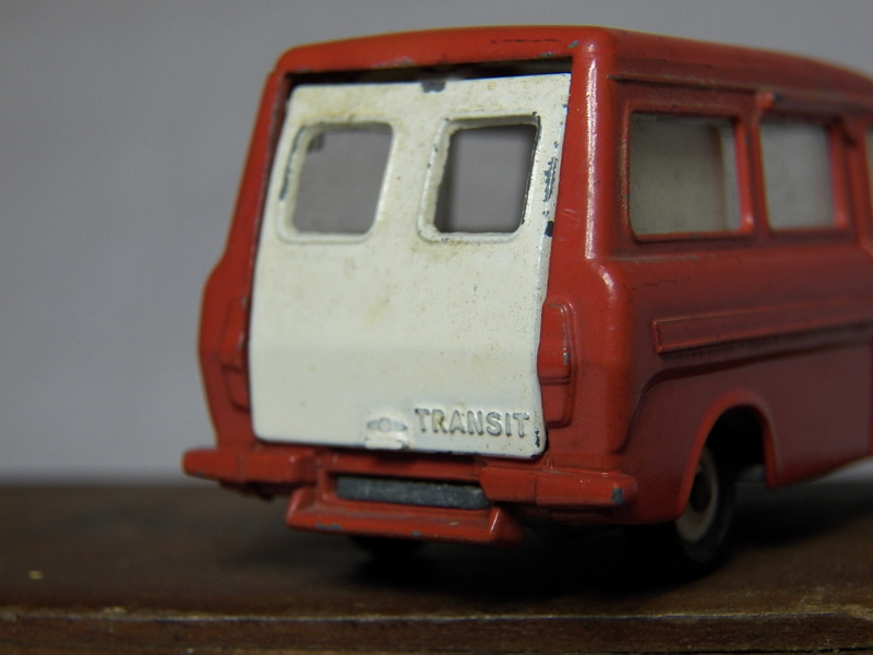 Illustration for article titled Husky 1:72 Ford Transit Caravan. edit 1:64 I mean...